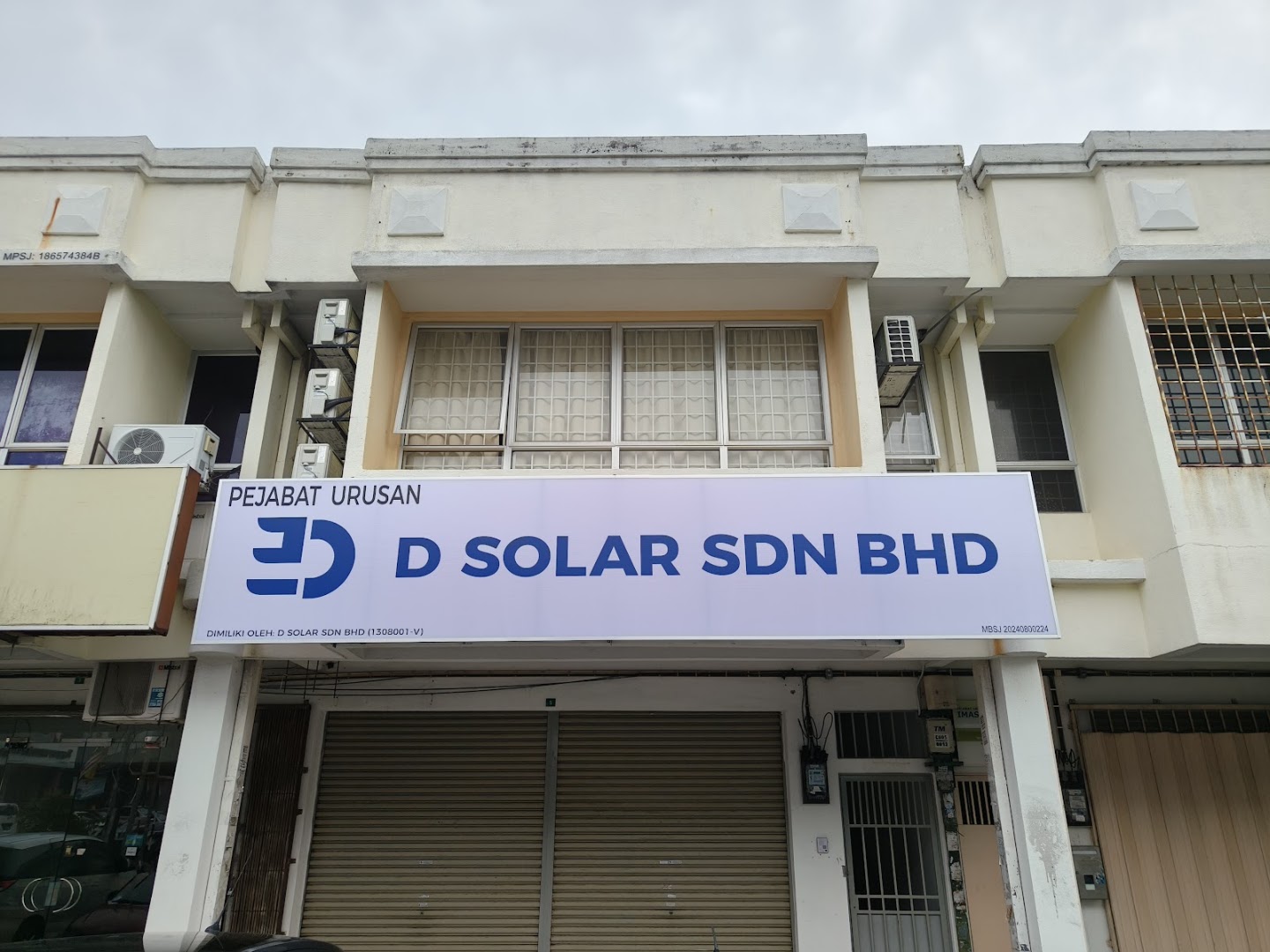 D Solar Sdn Bhd — solar installation team in Puchong, Selangor