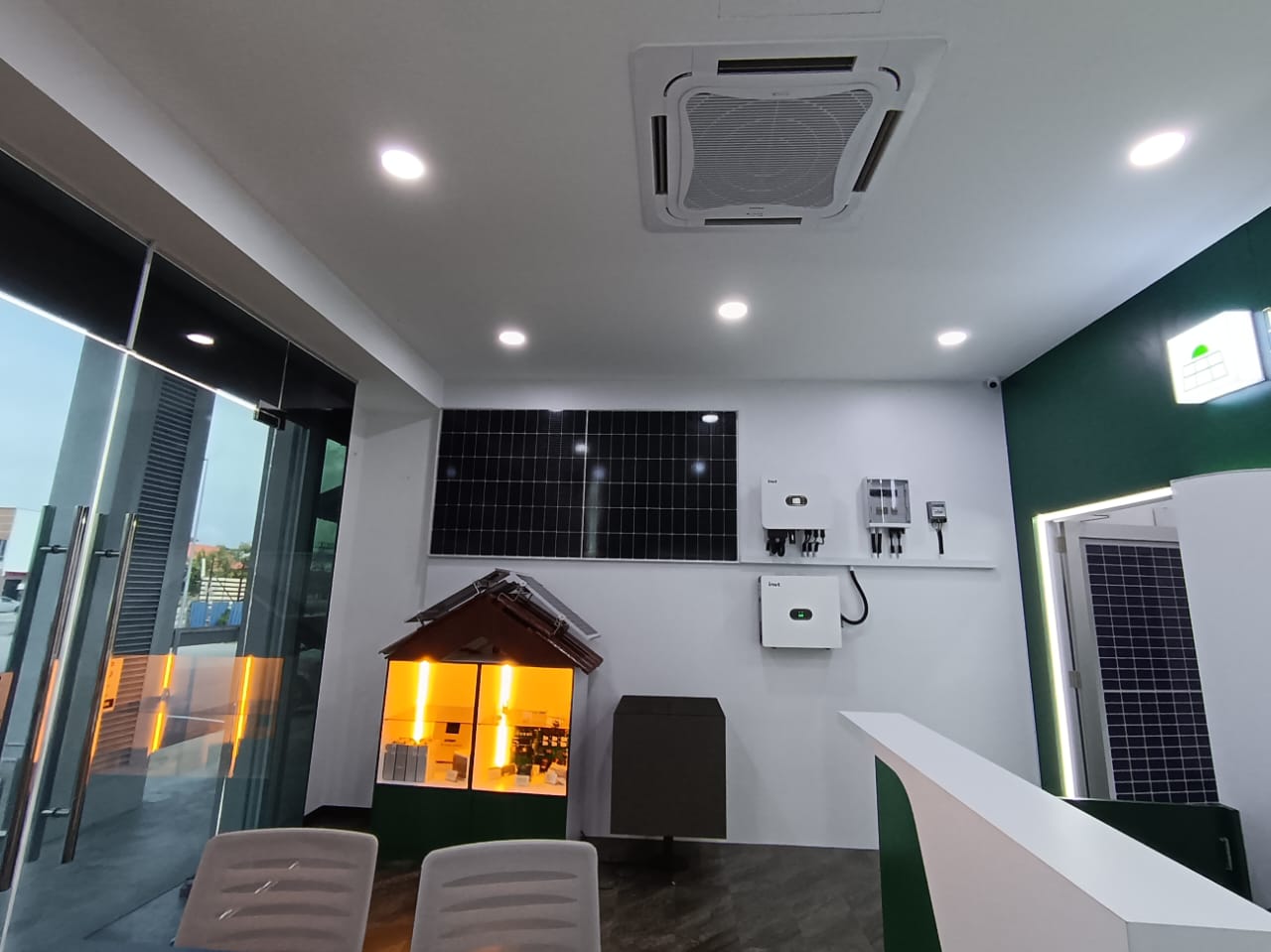 Newstar Pavilion Renewable Energy Sdn Bhd solar project photo 2, Jasin, Melaka