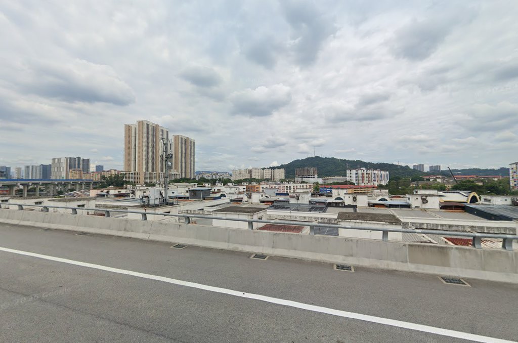 QT Environmental (M) Sdn Bhd — solar installation team in Kuala Lumpur